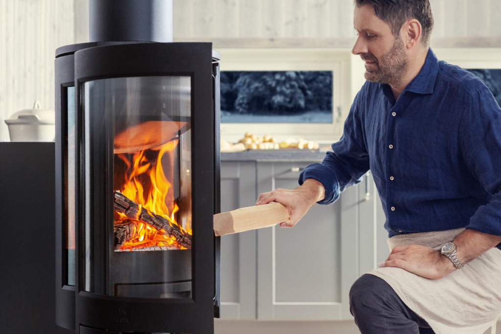 JOTUL F 373v2 Advance BP černý lak